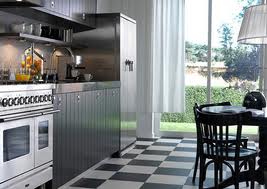 Black & white ceramic kitchen tiles